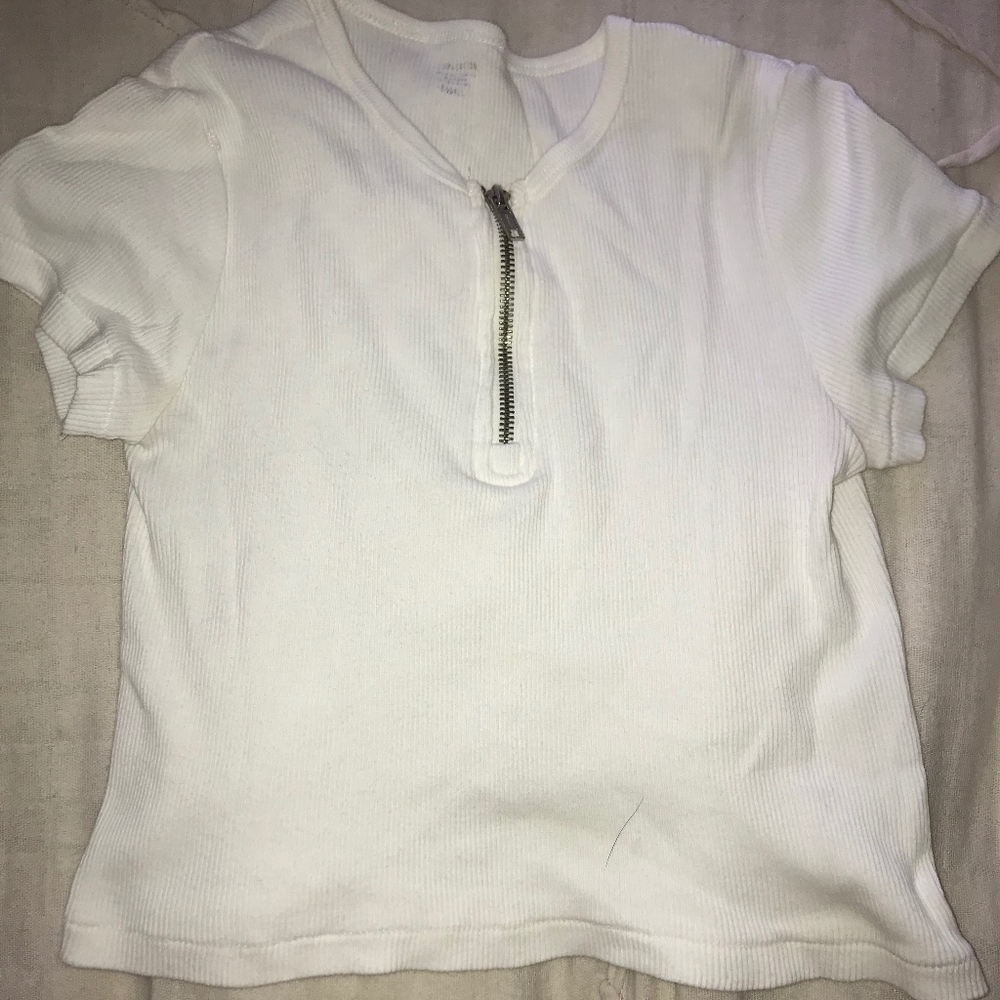 Brandy Melville ribbed half zip